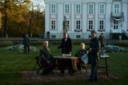 Detlev Buck (l.), Kida Khodr Ramadan (2. .v. l.), Olli Schulz (2.v.r.)