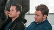 Jay Halstead (Jesse Lee Soffer, l.), Adam Ruzek (Patrick John Flueger)