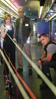 D.B. Russell (Ted Danson, M.), Catherine Willows (Marg Helgenberger) und Nick Stokes (George Eads)