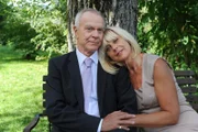 Werner (Dirk Galuba, l.); Charlotte (Mona Seefried, r.)