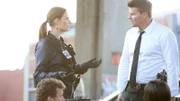 Die private Krise zwischen Booth (David Boreanaz, r.) und Brennan (Emily Deschanel, l.) ist so tiefgreifend, dass sie diese sogar am Tatort und vor ihren Kollegen Hodgins (T.J.Thyne) und Cam (Tamara Taylor) austragen.