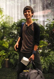 Callies Sohn Jeff (Uriah Shelton) bricht auf, um seinen Vater Ray zu besuchen.