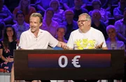 Rateteam-Kapitän Elton (r.) und der Schauspieler Lucas Gregorowicz (l.) bilden ein Rateteam.