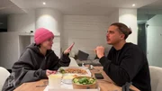 S3F136: Julia möchte von Tim wissen, wie bedeutend Sex in einer Beziehung wirklich ist. Ihre Neugier geht jedoch noch weiter.