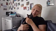 Christine mit dem neuen Familienmitglied