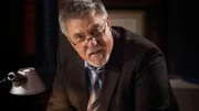 Det. Vince Korsak (Bruce McGill) und der Rest vom Team finden heraus, dass ein bekannter Drogenbaron an einer Gasexplosion im Haus eines Polizisten verantwortlich ist.