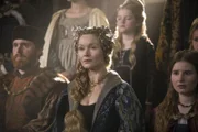 Dowager Queen Elizabeth (Essie Davis)