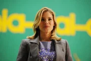 Kann Corinne Meltzer (Susie Abromeit), die Besitzerin der "Dania Jai Alai" Spielanlage, Hinweise auf Loris Mörder liefern?