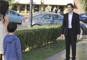 Der Geist von Seth (Michael Graziadei, r.) steht plötzlich vor Melinda (Jennifer Love Hewitt, l.) und Aiden (Connor Gibbs, M.) ...