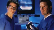 Dr. Stefan Frank (Sigmar Solbach, re.) und Dr. Tim Eckert (Oliver Mommsen) arbeiten gut zusammen.