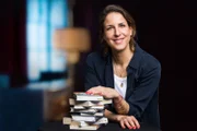 Laura de Weck
Moderatorin Literaturclub
2023
SRF/Gian Vaitl