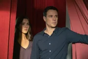Abigael (Poppy Drayton, l.); Harry Greenwood (Rupert Evans, r.)