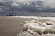 Sandanspülungen lassen die Insel Spiekeroog langsam aber sicher wachsen.