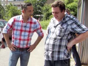 Trödelexperte Mauro Corradino (li.) und Markus