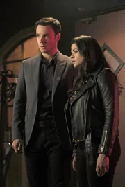 Harry Greenwood (Rupert Evans, l.); Mel Vera (Melonie Diaz, r.)