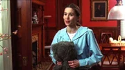 Seit Jahren gilt Ilena (Layla Alexander) als verschollen. Doch sie arbeitet schon seit drei Jahren als Au-Pair-Mädchen bei einem reichen Yuppie-Ehepaar.
