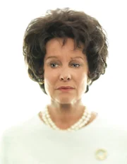 Rose Kennedy (Diana Hardcastle) musste als Ehefrau und Mutter viele Rückschläge erleiden.