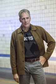 Pride (Scott Bakula) ist geschockt, als er erfährt, dass sich Sonja seit Wochen in einem Undercover-Einsatz für das DEA befindet. Sie soll einen Drogenring hochgehen lassen, der vermutlich von ihrer alten Schulfreundin Marion geführt wird ...