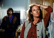 Billie (Gail Strickland, r.) gibt Jonathan (Michael Landon, l.) zu verstehen, dass sie sich der angespannten Lage in ihrer Familie nicht mehr gewachsen fühlt.