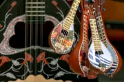 Nostalgische Auswanderer in Griechenland komponieren ein traditionelles Musikstück
