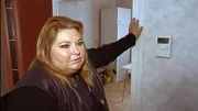 Getreu dem Motto: „Mein Wunsch ist sein Befehl“ übernimmt Kerstin die Bauleitung in dem gemeinsamen Schnäppchenhaus