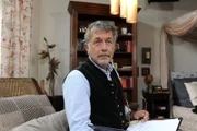 Julius (Michele Oliveri)