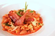 Bohneneintopf: Pasta e fagioli.