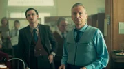 Die Gewerkschafter Heinz Ruhnau (Leonardo Lukanow) und Herbert Sührig (David C. Bunners) treten entschlossen für die Rechte der Arbeiter ein.