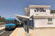 Am Bahnhof von Vila Real de Santo António in der südöstlichsten Ecke Portugals: Hier beginnt die Zugreise durch die Algarve.