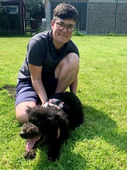 Kim mit "Berni".  +++ Die Verwendung des sendungsbezogenen Materials ist nur mit dem Hinweis und Verlinkung auf RTL+ gestattet.
