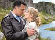 Rosamunde Pilcher - Flügel der Liebe Starke Arme: Marcus Grüsser als Jake, Florentine Lahme als Mia