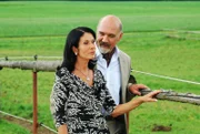 Doris (Simone Ritscher, l.); Urs Grosswihler (Christoph Wettstein, r.)