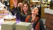Stuttgart gilt dank seiner Lage als eine der schönsten und sehenswertesten Großstädte Deutschlands. Die Stuttgarter Eisköniginnen Ann Sophie und Abla Alaoui in der Markthalle.