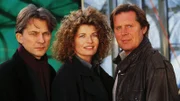 Drei sind einer zuviel: Wolfgang Unger (Thomas Schücke, li.), Vanessa Unger (Denise Virieux) und Dr. Stefan Frank (Sigmar Solbach).