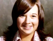 Die 22-jährige Tracy Rene Sewell (Foto) wird 1984 in Texas während ihrer Nachtschicht als Kassiererin in einer Tankstelle brutal erschlagen...