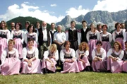 Sepp Forcher mit dem gemischten Chor Danica.