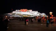 Der Potala-Palast in Lhasa ist die traditionelle Sommerresidenz des rituellen und politischen Führers Tibets im Exil, des Dalai Lama.