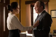 Doña Blanca (Aitana Sánchez-Gijón, l.); Don Rafael (Tito Valverde, r.)