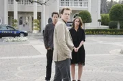 Eli James (Jamie Kennedy, l.) und Melinda (Jennifer Love Hewitt, r.) nehmen Kontakt zum Geist von Charlie Hammond (John Asher, M.) auf ...