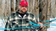 Ahornsirup ist die Spezialität Kanadas schlechthin. Richard Tryde hat ein riesiges Netz aus blauen Plastikschläuchen im Ahornwald seiner Familie gespannt und erntet direkt aus den Bäumen: Der Sirup läuft von ganz allein.