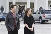 Die äußerst verzwickte Situation scheint sich endlich aufzuklären: Eli James (Jamie Kennedy, l.) und Melinda (Jennifer Love Hewitt, r.) sind sehr froh darüber.