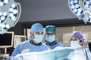 (v.l.n.r.) Dr. Niklas Ahrend (Roy Peter Link); Dr. Elias Bähr (Stefan Ruppe); Dr. Leyla Sherbaz (Sanam Afrashteh)