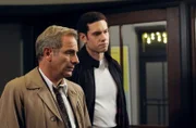 Geordie Keating (Robson Green, li.), Will Davenport (Tom Brittney, re.)