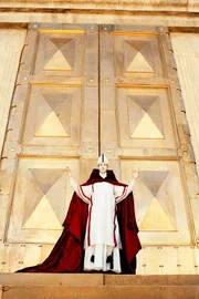Johanna (Johnanna Wokalek) als Papst Johannes Anglicus vor den Toren des Lateranpalasts.