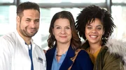 V.l.n.r. Matteo Moreau (Mike Adler), Mutter Ella Kling (Ulrike Knospe), Vivienne Kling (Jane Chirwa)