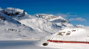 Rhätische Bahn/RhB - ALLEGRA-Triebzug am Lago Bianco am Berninapass.
