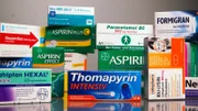Experten fordern schon länger einen Warnhinweis auf den Verpackungen, um den Medikamenten-Übergebrauchs-Kopfschmerz einzudämmen.