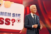 Das Beste kommt zum Schluss! Guido Cantz präsentiert zum Jahreswechsel beliebte und lustige Filme aus der prall gefüllten Schatzkiste von "Verstehen Sie Spass?".