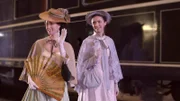Kaiserin Elisabeth und Kronprinzessin Gisela bei der Abreise am Bahnhof.