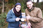 Checker Tobi (li.) mit CheXperiment-Herausforderer Joe Vogel
